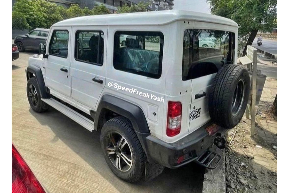 5 door Force Gurkha spied rear quarter 